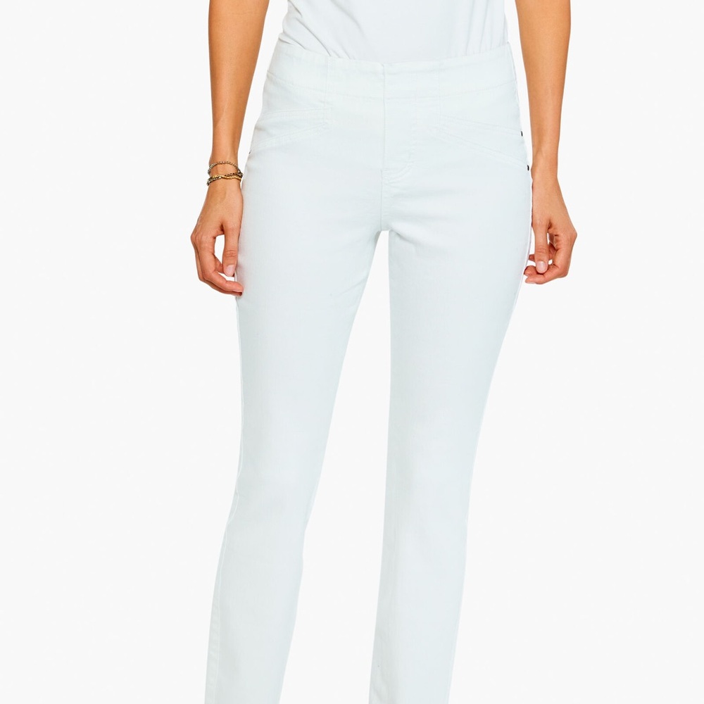 Nic & Zoe Size 14p Ankle length white pull on jeans EUC